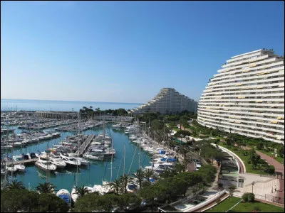 Marina : dans quelle ville de la côte d'Azur, trouve-t-on ce grand ensemble nommé "Marina Baie des Anges" ?