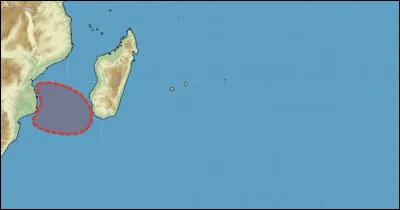 Comment s'appelle le canal qui sépare le Mozambique de Madagascar ?