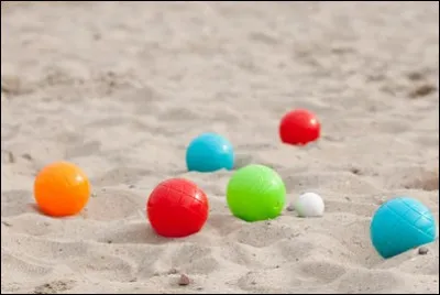 Comment se nomme la petite boule blanche près de laquelle il faut se rapprocher ?