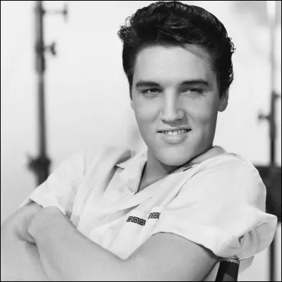 Comment surnommait-on Elvis Presley ?