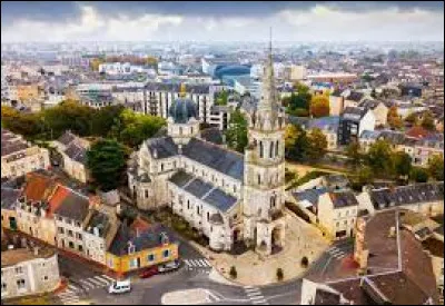 Dans quel département se trouve la ville de Châteauroux ?