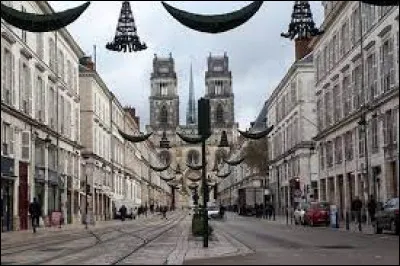 Dans quel département se situe la ville d'Orléans ?