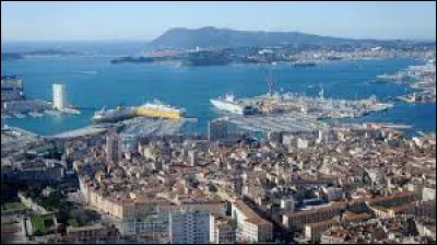 Dans quel département se situe la ville de Toulon ?