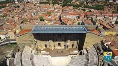 Dans quel département se trouve la ville d'Orange ?