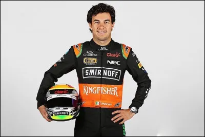 Sergio P&eacute;rez est le pilote mexicain le plus victorieux qu'ait connu la Formule 1. Lors de cette saison 2015, P&eacute;rez, surnomm&eacute; "Checo" monte sur le troisi&egrave;me podium de l'&eacute;curie. Quel est le num&eacute;ro appos&eacute; sur sa monoplace ?