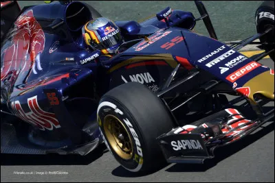 Que ce soit pour le pilote de la Toro Rosso num&eacute;ro 55 ou son jeune co&eacute;quipier Max Verstappen, il leur est difficile de ne pas &ecirc;tre compar&eacute;s &agrave; leurs parents lorsque ceux-ci ont couru dans le sport automobile. Qui est le pilote de la Toro Rosso num&eacute;ro 55 ?