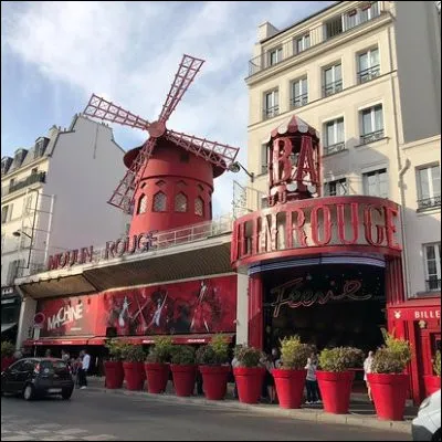 Dans quel quartier de Paris peut-on fr&eacute;quenter les cabarets du Moulin Rouge, du Chat Noir et du Lapin Agile ?
