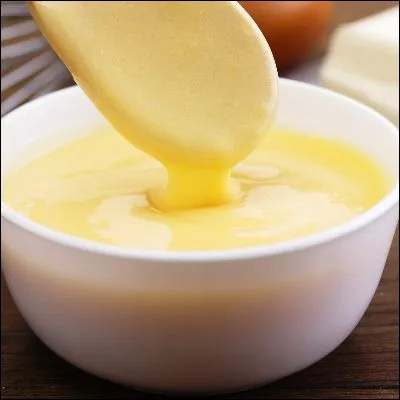 Quelle sauce, qui doit son nom &agrave; un marquis de la cour de Charles X, est une sauce b&eacute;chamel agr&eacute;ment&eacute;e de jaune d��uf et de fromage r&acirc;p&eacute; ?