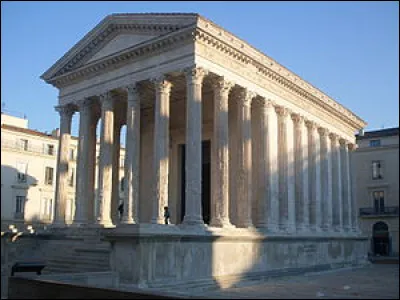 "Templum, i : le temple " est un nom de genre...