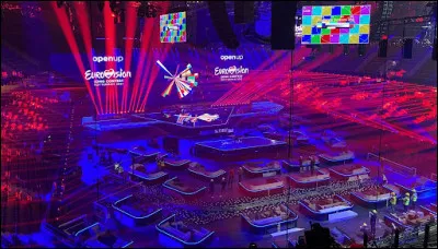 Un célèbre artiste a participé à l'Eurovision 2021. Retrouvez son nom.