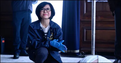 Connais-tu son nom de famille ?
Indice sur le nom de la série : 👨‍👩‍👧‍👦👮🏽🔪