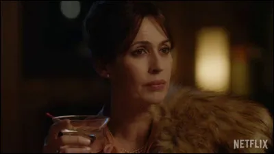 Connais-tu son nom de famille ?
Indice sur le nom de la série : 💕🏫☠️