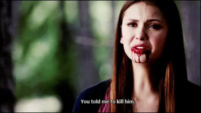 Dans quelle saison Elena se transforme-t-elle en vampire ?