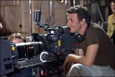 Spécialisé dans le film parodique comme "OSS 117", qui est ce grand réalisateur français bien connu lui aussi internationalement ?