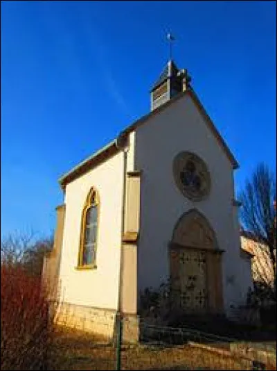 Voici la chapelle Notre-Dame-de-Ressaincourt, à Saint-Jure. Village Mosellan, il se situe dans l'ancienne région ...