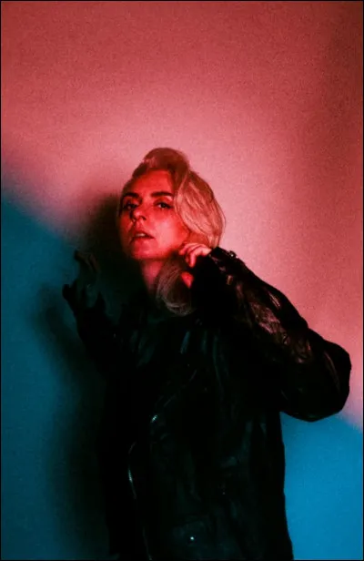 Complétez : 
"Maður vakur men so..."