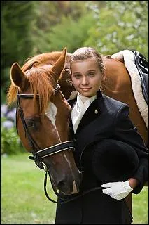 Qui est l'amie de Veronica saison 3 ?