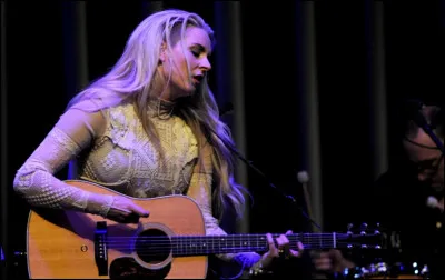 Complétez : 
"Minnist tú, hvat tað var ið eg..."