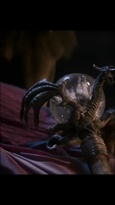 Quest-ce que Maléfique garde dans son sceptre ?