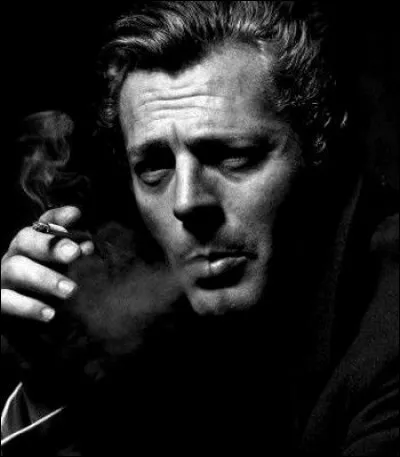 Dans "Mariage à l'italienne", qui Marcello Mastroianni finit-il par épouser ?