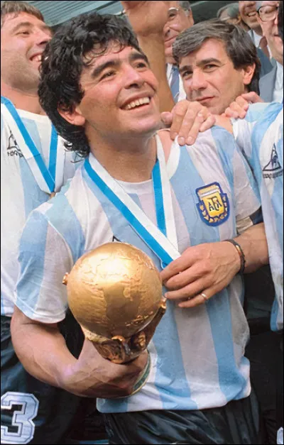 En quelle année est mort Diego Maradona ?