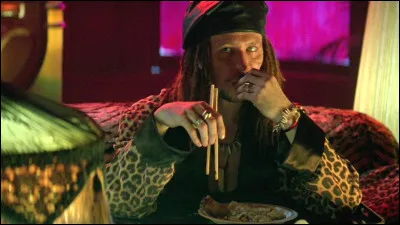 Dans quel film Gary Oldman est-il proxénète ?