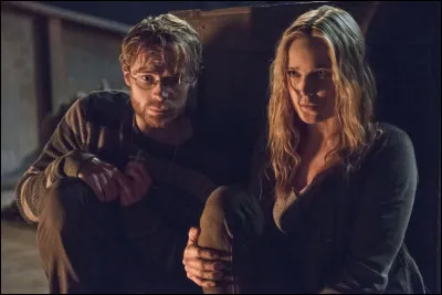 Comment s'appelait le révérend qui était lui aussi prisonnier sur le cargo d'Ivo ?