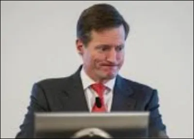 Tu as rendez-vous à midi et quart avec ton patron, mais à cette heure-ci tu as aussi le mariage de ta cousine germaine. À quel rendez-vous vas-tu ?