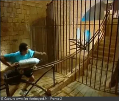 Quel est le numéro de la cellule de l'horloge de la chapelle ?