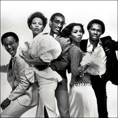 Quel tube disco a &eacute;t&eacute; sorti par le groupe Chic ?