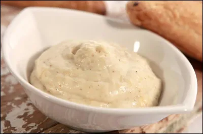 Quelle est cette sauce &agrave; base de lait, de farine, de jaune d'oeuf, de beurre et de gruy&egrave;re r&acirc;p&eacute; ?