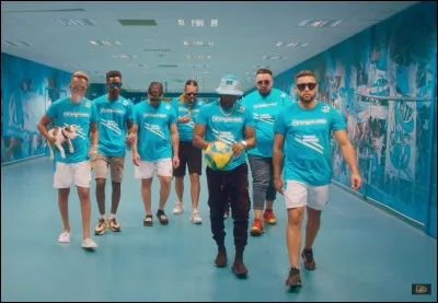 Comment sappelle l'album qui contient le titre "Phénomène" et qui chante le tube ?