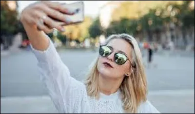 Qu'est-ce qu'un selfie ?