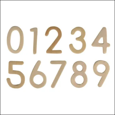 Additionnés, les trois chiffres composant un nombre donnent 14.
Le premier chiffre est la moitié du deuxième et le quart du troisième. Quel est ce nombre ?