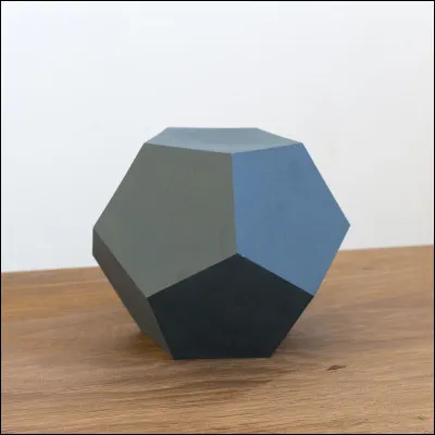 Combien de faces possède le dodécaèdre ?