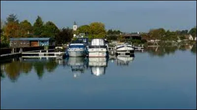 Nous terminons notre balade dans le Grand-Est, au port de Sillery. Commune de l'aire d'attraction Rémoise, elle se situe dans le département ...