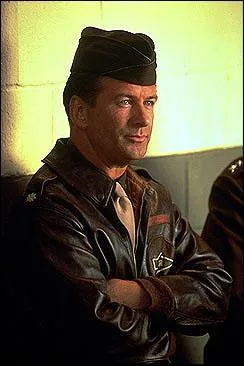 Qui interprte le lieutenant colonel James Doolittle ?