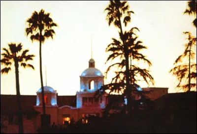 À quel groupe doit-on le titre "Hotel California" ?