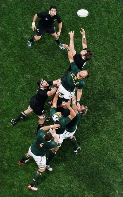 Birdie22 a illustré la puissance quizzbizienne dans ce beau sport qu'est le rugby. Durant quelle édition des Jeux olympiques d'été les épreuves de rugby à sept sont-elles apparues ?