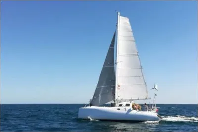 Les Jeux olympiques s'ouvrent sur une épreuve de voile, dans laquelle Thrudon, après s'être fait très peur, a réussi à arracher une médaille de bronze : la voile est une discipline olympique depuis 1896, dans quel pays les Jeux olympiques se sont-ils déroulés cette année-là ?