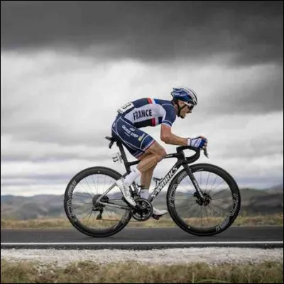 Usvem et Benoît, quant à eux, participaient aux épreuves de vitesse en cyclisme par équipes ; en 2024 aux Jeux olympiques de Paris, dans quelle ville le vélodrome utilisé pour ces épreuves se situera-t-il ?