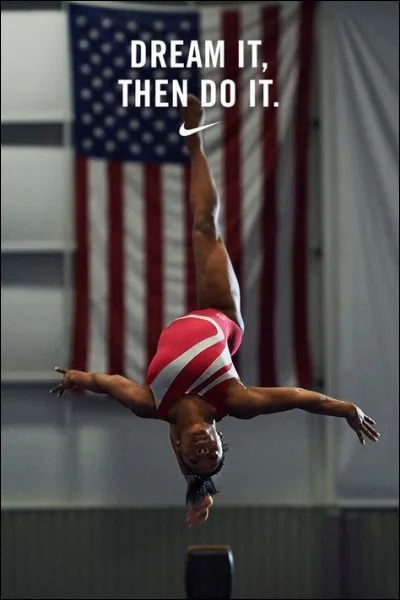 En 2014, après de nombreuses nouvelles médailles d'or et d'argent, Simone est nommée sportive de l'année et devient la première femme à conserver son titre de championne internationale au concours général depuis une athlète russe :