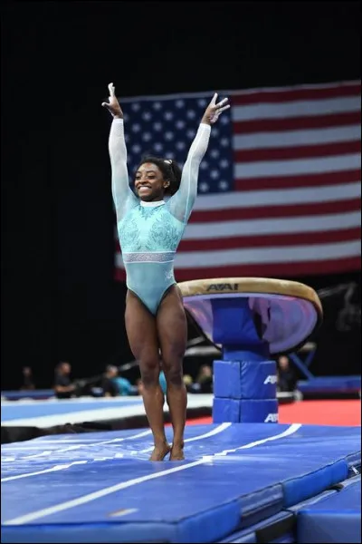 Simone ne participera finalement qu'à une seule finale lors des JO de Tokyo après l'épreuve par équipes : laquelle ?