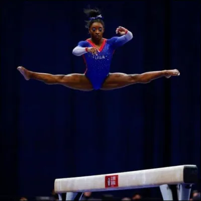 Ce qu'il faut vraiment savoir sur Simone, qui a engendré ces soucis à Tokyo entre autres, c'est qu'elle a été victime des années durant d'agressions sexuelles de la part de Larry Nassar :