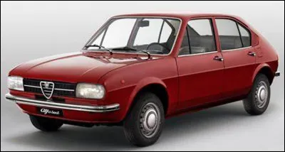 Quel est le type de transmission de l'Alfa Roméo Alfasud de 1972 ?
