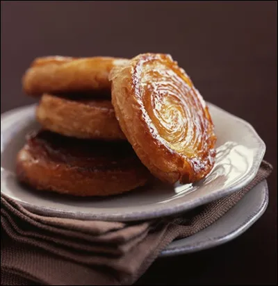 Cest dans ce département quon fait le kouign amann, vous connaissez ? On y trouve la ville de Quimper.