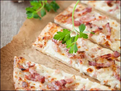 Cest surtout ici que lon fabrique la flamenkuche aussi appelée tarte flambée. Dans la ville de Colmar qui sy trouve, on peut voir beaucoup de cigognes.