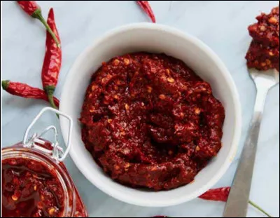 Quel est ce condiment, une purée de piments rouges originaire de Tunisie ?