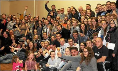 Fais-tu des fêtes et/ou de gros rassemblements de personnes dehors ou chez toi ?