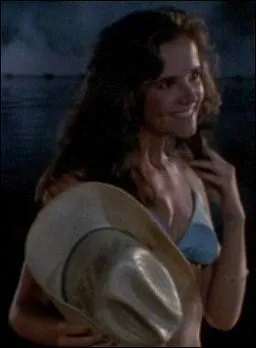 Un de ses premiers rles est dans le film d'horreur aquatique :